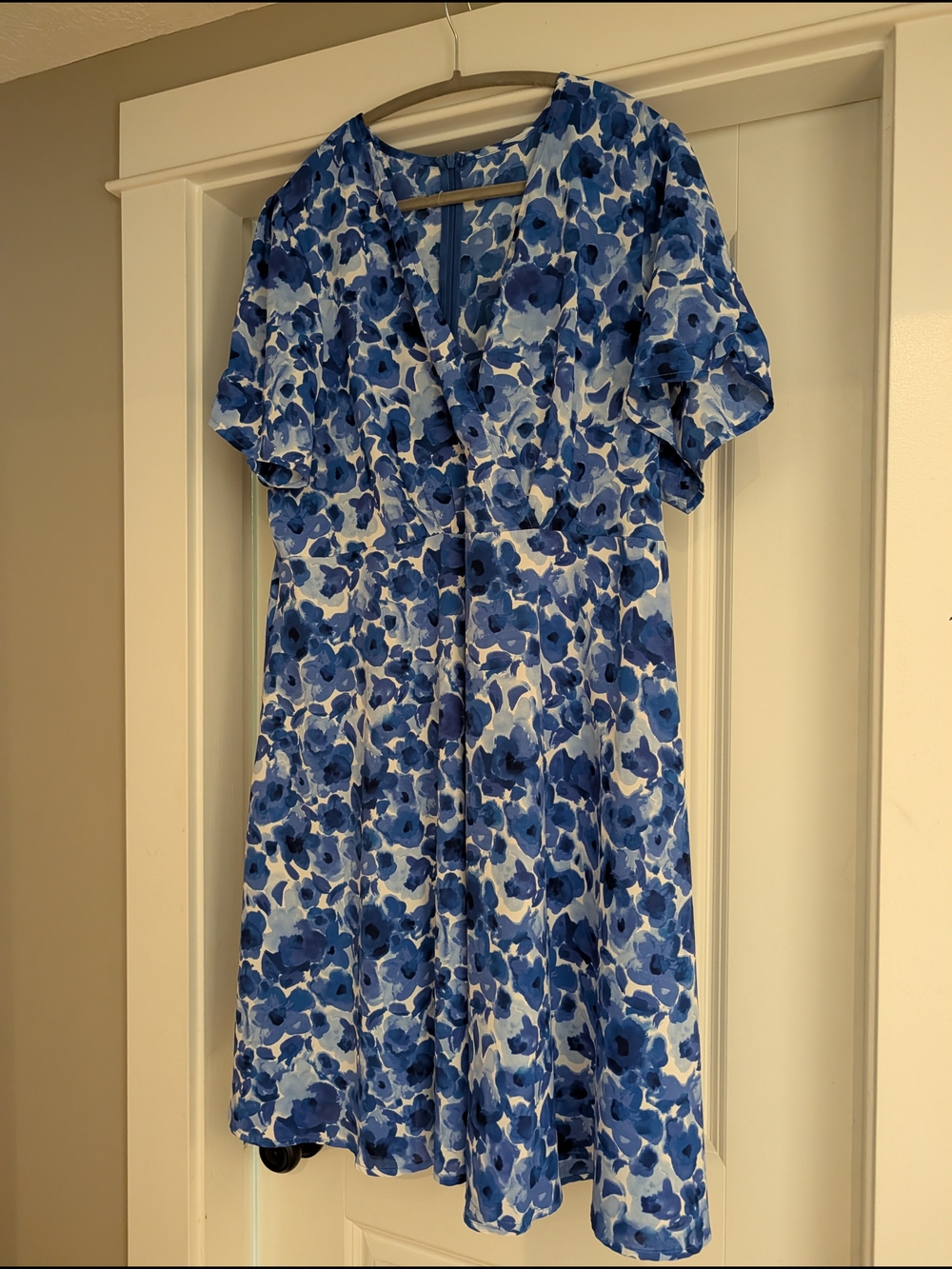 SHEIN Blue Floral V-Neck Midi Dress